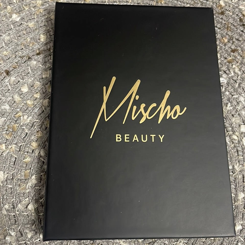 MISCHO BEAUTY Eyeshadow Palette, Neutral Shades, LIMITED EDITION, NEW